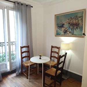 Dormitory Room Mixed