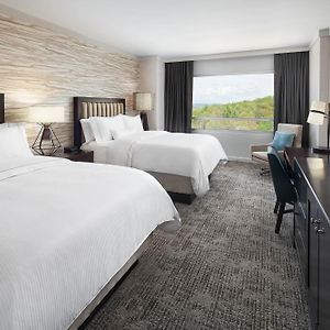 Club Level Queen Room