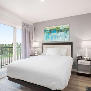 Two-Bedroom Queen Suite