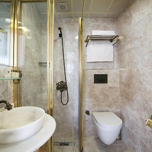 Queen Suite