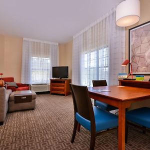 One-Bedroom King Suite