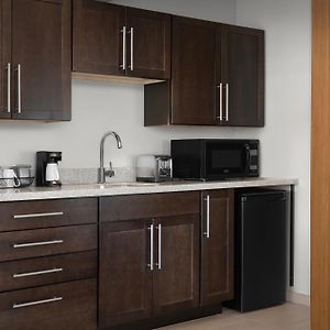 Premium One-Bedroom King Suite