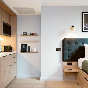 Hideaway Without Window King Studio