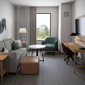 One-Bedroom King Suite