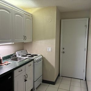 Deluxe Double Kitchenette