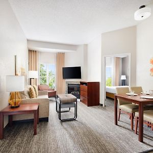 Two-Bedroom Queen Suite