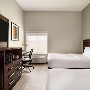 Queen Room Mobility or hearing accessible