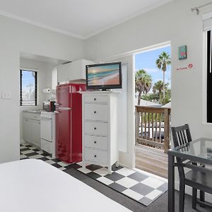 Sabal Palms Inn