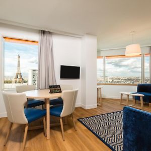 Eiffel One-Bedroom Tower Apartment