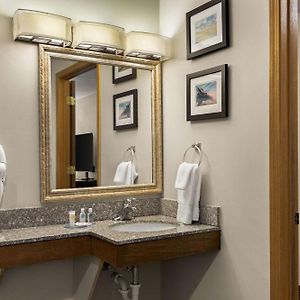 Standard Queen Room Mobility accessible