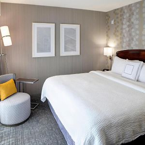 One-Bedroom King Suite