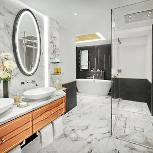 Panoramic King Suite