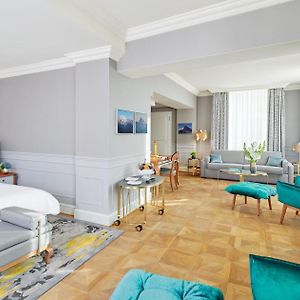 Deluxe Junior Suite