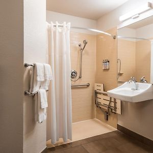 Queen Studio Mobility accessible