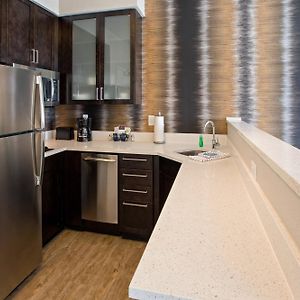 One-Bedroom King Suite