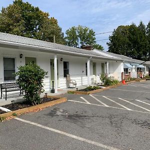Heart Of The Berkshires Motel
