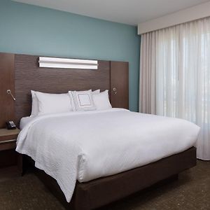 One-Bedroom King Suite