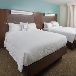 One-Bedroom Queen Suite