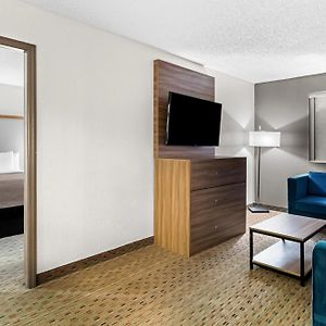 Efficiency Queen Suite