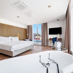 One-Bedroom Penthouse Suite