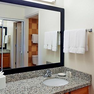 One-Bedroom Queen Suite