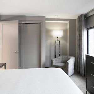 Queen Room Mobility or hearing accessible