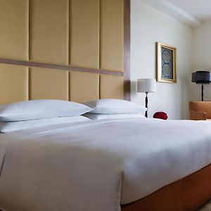 Deluxe King Guest Room