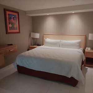 Standard King Room Disability Access