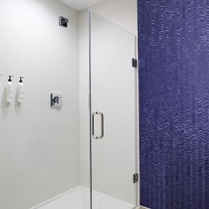 Standard King Room Hearing accessible