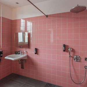 Standard Queen Room Disability Access