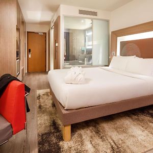 Executive Queen Room