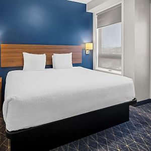 One-Bedroom King Suite