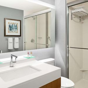 Upper Floors Queen Room