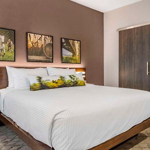 King Suite Mobility accessible