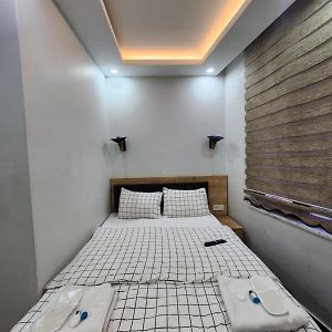 Deluxe Studio