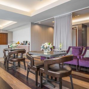 Lower Floors King Suite