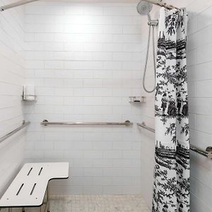 Standard King Room Disability Access
