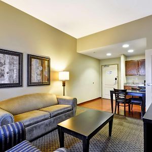 One-Bedroom Queen Suite