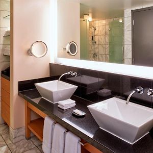 One-Bedroom Club Level Suite