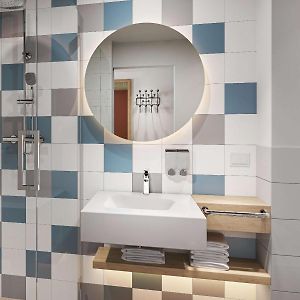 Queen Room Mobility accessible