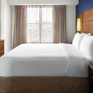 One-Bedroom Queen Suite Mobility accessible