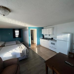Deluxe Queen Studio