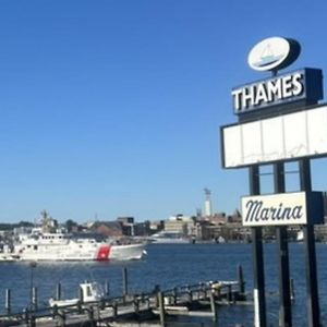 Thames Inn And Marina
