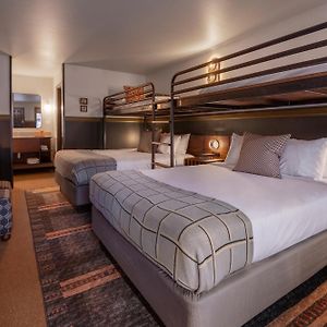 Upper Floors Queen Room