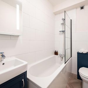Deluxe Two-Bedroom Apartment