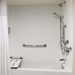 King Room Mobility accessible