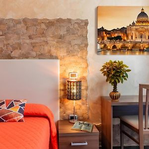 Alis Laura Guest House - 150M From Piazza Bologna Metro And 10 Minutes From The Colosseum