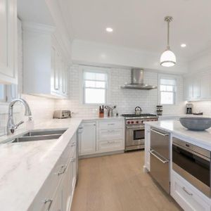 Three-Bedroom Apartment Water View
