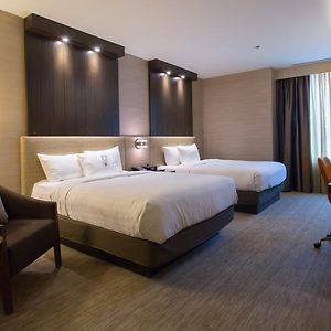 Upper Floors Queen Room