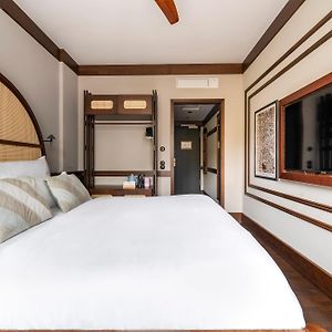 Medium King Room